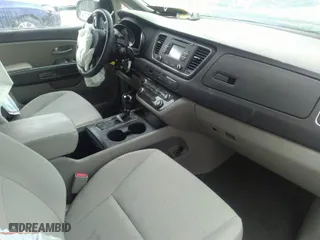 2017 Kia Sedona LX with VIN KNDMB5C17H6233573, listed as a IAAI auction lot 32972721 with NaN miles. Bid and sale history available at carsss.com. Image 5.