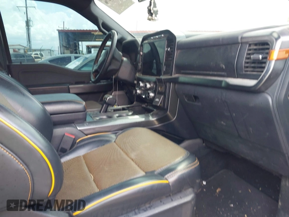 2023 Ford F-150 XL z VIN 1FTEW1E83PFB26367, wystawiony jako IAAI lot #42067676 z przebiegiem 32 068 mil mil oraz . Historia ofert i sprzedaży dostępna na DreamBid. Obrazek 5.