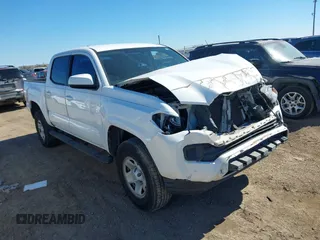 2016 Toyota Tacoma SR5 with VIN 5TFAX5GNXGX073358, listed as a IAAI auction lot 41400235 with 65,672 mi miles. Bid and sale history available at carsss.com. Image 1.