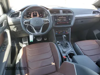 2023 Volkswagen Tiguan SEL R-Line z VIN 3VV4B7AX0PM106487, wystawiony jako Copart lot #48377585 z przebiegiem 19 646 mil mil oraz Szkoda całkowita • Salvage title. Historia ofert i sprzedaży dostępna na DreamBid. Obrazek 8.