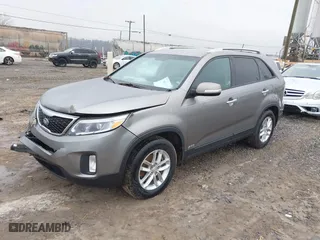 2015 Kia Sorento LX with VIN 5XYKTCA64FG651770, listed as a IAAI auction lot 41115429 with 149,826 mi miles. Bid and sale history available at carsss.com. Image 17.