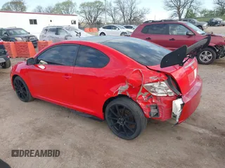 2005 Scion tC z VIN JTKDE167950048609, wystawiony jako IAAI lot #42085650 z przebiegiem 150 360 mil mil oraz . Historia ofert i sprzedaży dostępna na DreamBid. Obrazek 3.