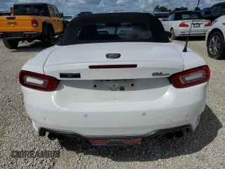 2017 FIAT 124 Spider Elaborazione Abarth z VIN JC1NFAEK3H0122865, wystawiony jako Copart lot #74121844 z przebiegiem 42 643 mil mil oraz Szkody całkowita. Historia ofert i sprzedaży dostępna na DreamBid. Obrazek 6.