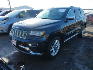 2014 Jeep Grand Cherokee Summit с VIN 1C4RJFJGXEC528136, выставлен на аукционе IAAI как лот 41707972 с пробегом 131 402 миль миль и . История ставок и продаж доступна на DreamBid. Изображение 2.