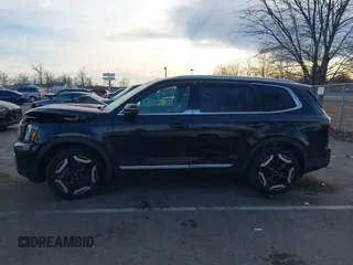 2024 Kia Telluride EX X-Line z VIN 5XYP3DGC2RG508331, wystawiony jako IAAI lot #41652841 z przebiegiem 7213 mil mil oraz . Historia ofert i sprzedaży dostępna na DreamBid. Obrazek 14.
