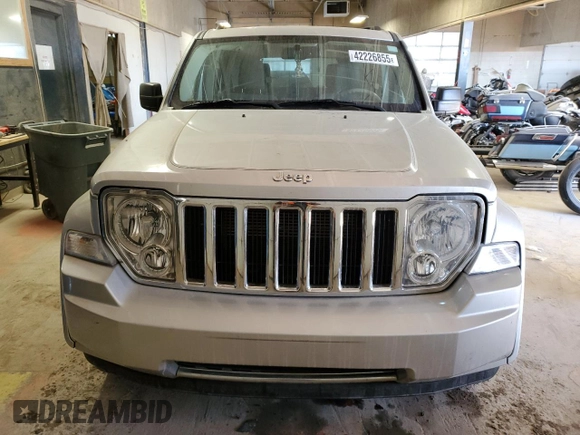 2008 Jeep Liberty Limited with VIN 1J8GN58K28W123335, listed as a Copart auction lot 42226855 with 137,677 mi miles and Salvage Title. Bid and sale history available at DreamBid. Image 5.