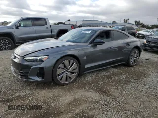 2022 Audi e-tron GT Prestige z VIN WAUEJBFW9N7004649, wystawiony jako Copart lot #45607895 z przebiegiem 29 616 mil mil oraz Szkody całkowita. Historia ofert i sprzedaży dostępna na DreamBid. Obrazek 1.