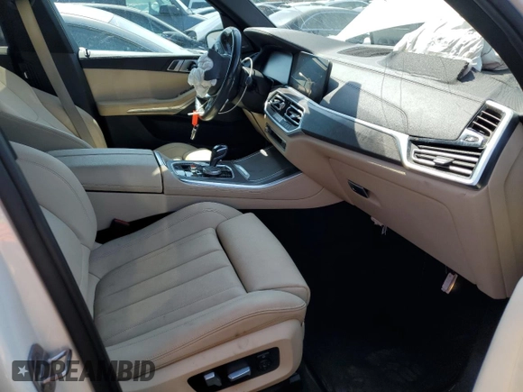 2020 BMW X5 xDrive40i z VIN 5UXCR6C02L9C46986, wystawiony jako Copart lot #59624005 z przebiegiem Nie podano mil oraz Szkoda całkowita • Salvage title. Historia ofert i sprzedaży dostępna na DreamBid. Obrazek 7.
