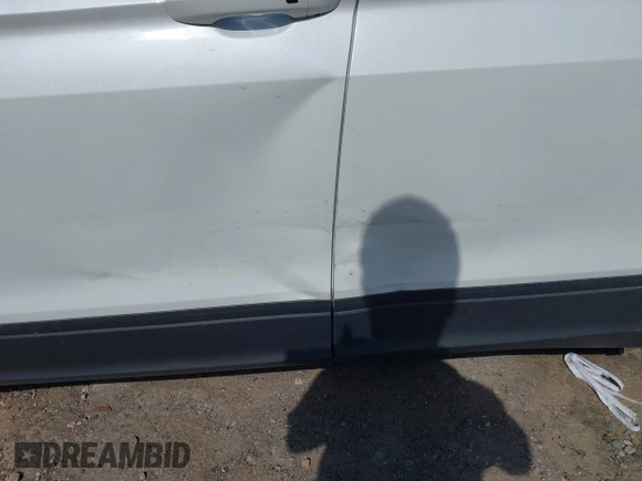 2023 Volkswagen Tiguan SE z VIN 3VVNB7AX9PM121316, wystawiony jako IAAI lot #42138562 z przebiegiem 19 118 mil mil oraz . Historia ofert i sprzedaży dostępna na DreamBid. Obrazek 17.