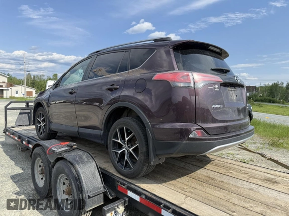 2017 Toyota RAV4 SE z VIN 2T3JFREVXHW628554, wystawiony jako Copart lot #61222355 z przebiegiem 162 218 mil mil oraz Szkoda całkowita • Salvage title. Historia ofert i sprzedaży dostępna na DreamBid. Obrazek 2.