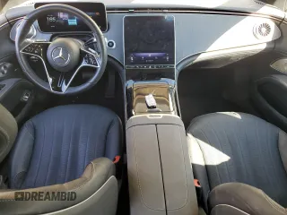 2023 Mercedes-Benz EQS 450 z VIN W1KCG2EB1PA038099, wystawiony jako Copart lot #73380004 z przebiegiem 13 333 mil mil oraz Szkoda całkowita • Salvage title. Historia ofert i sprzedaży dostępna na DreamBid. Obrazek 8.