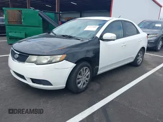 2010 Kia Forte EX z VIN KNAFU4A28A5824092, wystawiony jako IAAI lot #42233005 z przebiegiem 236 206 mil mil oraz . Historia ofert i sprzedaży dostępna na DreamBid. Obrazek 2.