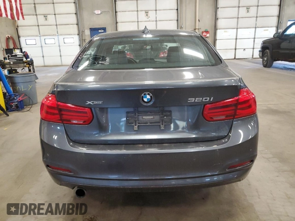 2017 BMW 3 Series 320i xDrive z VIN WBA8A3C30HK693057, wystawiony jako Copart lot #55702505 z przebiegiem 128 182 mil mil oraz Czysty tytuł • Clean title. Historia ofert i sprzedaży dostępna na DreamBid. Obrazek 6.