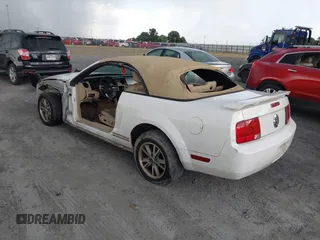 2005 Ford Mustang Deluxe with VIN 1ZVFT84N755253121, listed as a IAAI auction lot 42687235 with Not provided miles and . Bid and sale history available at DreamBid. Image 3.