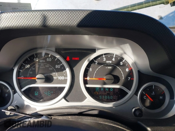 2010 Jeep Wrangler Unlimited Sahara with VIN 1J4BA5H14AL230604, listed as a IAAI auction lot 41884346 with 97,060 mi miles. Bid and sale history available at carsss.com. Image 7.