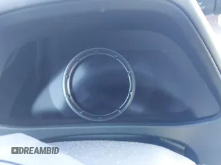 2019 Lexus UX 250h z VIN JTHU9JBH4K2015400, wystawiony jako IAAI lot #41525608 z przebiegiem Nie podano mil oraz . Historia ofert i sprzedaży dostępna na DreamBid. Obrazek 7.