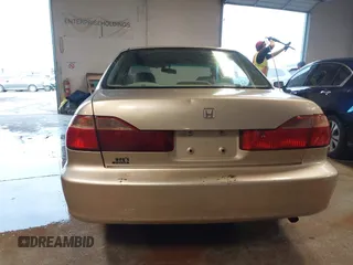2000 Honda Accord SE с VIN 1HGCG5673YA051154, выставлен на аукционе IAAI как лот 41382000 с пробегом 272 554 миль миль и . История ставок и продаж доступна на DreamBid. Изображение 17.