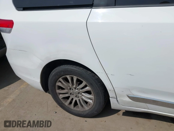 2014 Toyota Sienna XLE z VIN 5TDYK3DC7ES461445, wystawiony jako IAAI lot #42003360 z przebiegiem 153 404 mil mil oraz . Historia ofert i sprzedaży dostępna na DreamBid. Obrazek 18.