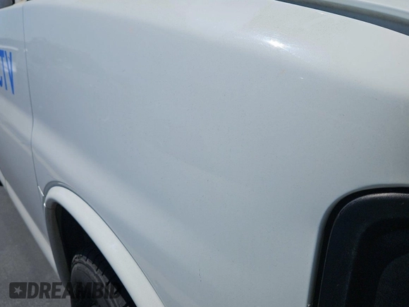 2012 Chevrolet Express Cargo z VIN 1GCWGFCA8C1179156, wystawiony jako IAAI lot #42619582 z przebiegiem 168 910 mil mil oraz . Historia ofert i sprzedaży dostępna na DreamBid. Obrazek 42.