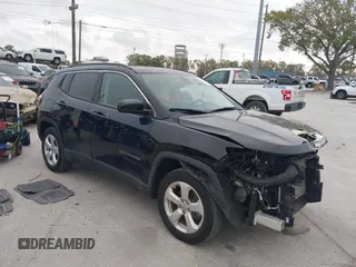 2019 Jeep Compass Altitude z VIN 3C4NJCBB2KT815146, wystawiony jako IAAI lot #41728255 z przebiegiem 50 852 mil mil oraz . Historia ofert i sprzedaży dostępna na DreamBid. Obrazek 1.