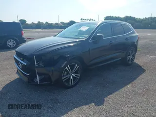 2021 Volvo XC60 Momentum z VIN YV4102DK2M1715161, wystawiony jako IAAI lot #42096448 z przebiegiem 57 784 mil mil oraz . Historia ofert i sprzedaży dostępna na DreamBid. Obrazek 2.