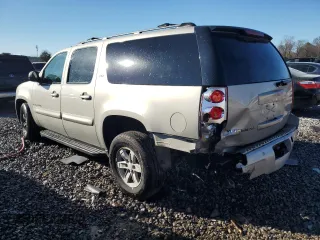 2007 GMC Yukon XL SLT with VIN 1GKFC16J77J256006, listed as a Copart auction lot 88072205 with 254,734 mi miles and Salvage Title. Bid and sale history available at carsss.com. Image 2.