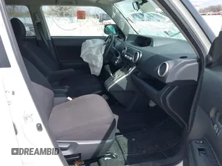 2009 Scion xB with VIN JTLKE50E691085814, listed as a IAAI auction lot 42044669 with Not Provided miles and . Bid and sale history available at DreamBid. Image 5.
