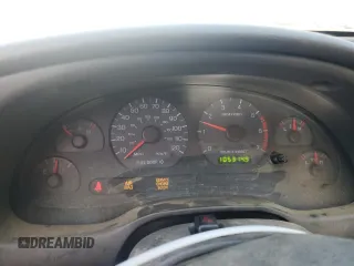 2002 Ford Mustang Deluxe с VIN 1FAFP44432F201391, выставлен на аукционе Copart как лот 57533095 с пробегом 105 314 миль миль и Списание • Salvage title. История ставок и продаж доступна на DreamBid. Изображение 9.