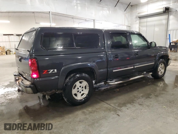 2005 Chevrolet Silverado 1500 LT with VIN 2GCEK13T651243898, listed as a Copart auction lot 45305755 with 209,184 mi miles and Non Repairable. Bid and sale history available at DreamBid. Image 3.