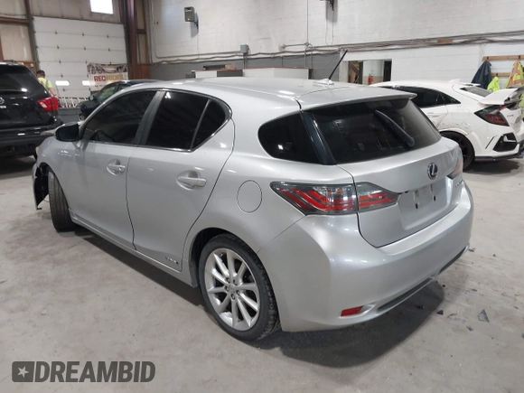2012 Lexus CT 200h z VIN JTHKD5BH0C2112169, wystawiony jako IAAI lot #42091355 z przebiegiem 260 644 mil mil oraz . Historia ofert i sprzedaży dostępna na DreamBid. Obrazek 3.