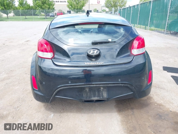 2013 Hyundai Veloster w/Black Int с VIN KMHTC6AD5DU084996, выставлен на аукционе IAAI как лот 42279292 с пробегом 179 460 миль миль и . История ставок и продаж доступна на DreamBid. Изображение 16.