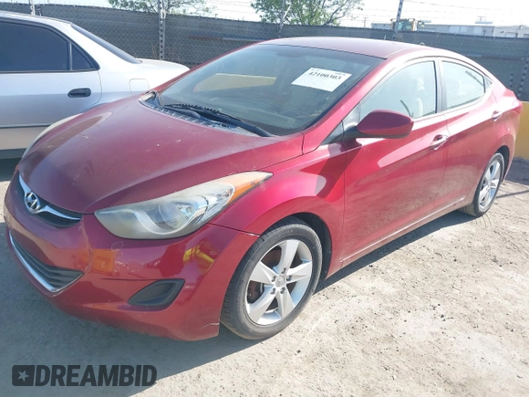 2013 Hyundai Elantra GLS z VIN 5NPDH4AE3DH363610, wystawiony jako IAAI lot #42100303 z przebiegiem 156 511 mil mil oraz . Historia ofert i sprzedaży dostępna na DreamBid. Obrazek 2.