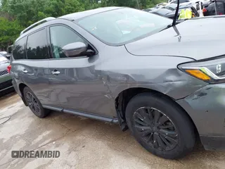 2017 Nissan Pathfinder SL with VIN 5N1DR2MM6HC672523, listed as a IAAI auction lot 42165353 with 155,123 mi miles. Bid and sale history available at carsss.com. Image 13.