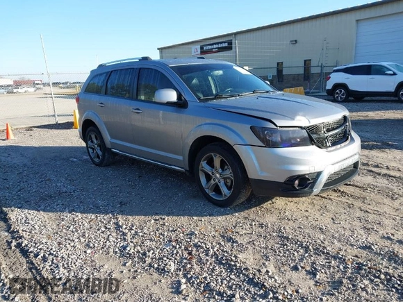 2016 Dodge Journey Crossroad Plus z VIN 3C4PDCGB3GT194838, wystawiony jako IAAI lot #41156024 z przebiegiem 146 161 mil mil oraz . Historia ofert i sprzedaży dostępna na DreamBid. Obrazek 1.