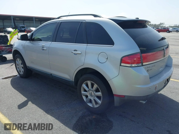 2009 Lincoln MKX with VIN 2LMDU68C09BJ02241, listed as a IAAI auction lot 41732087 with 173,582 mi miles. Bid and sale history available at carsss.com. Image 3.