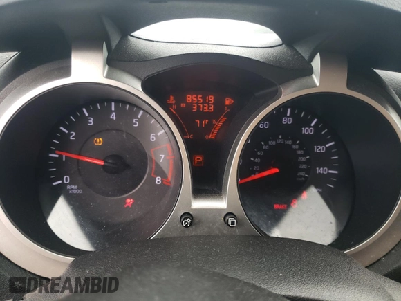 2013 Nissan Juke SV z VIN JN8AF5MR0DT204850, wystawiony jako Copart lot #53961575 z przebiegiem 85 519 mil mil oraz Szkoda całkowita • Salvage title. Historia ofert i sprzedaży dostępna na DreamBid. Obrazek 9.