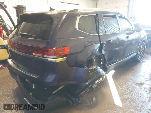 2024 Volkswagen Atlas SEL with VIN 1V2BR2CA0RC543907, listed as a IAAI auction lot 41704653 with 13,549 mi miles and . Bid and sale history available at DreamBid. Image 4.