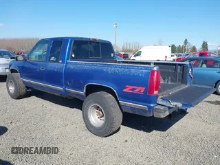 1997 Chevrolet Silverado 1500 with VIN 2GCEK19R8V1141126, listed as a IAAI auction lot 41714771 with 261,347 mi miles and . Bid and sale history available at DreamBid. Image 3.