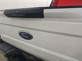 2018 Ford F-250 XLT with VIN 1FTBF2B61JEB24898, listed as a IAAI auction lot 42854197 with 108,352 mi miles and . Bid and sale history available at DreamBid. Image 3.