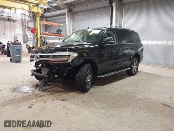 2022 Ford Expedition XLT with VIN 1FMJU1JT0NEA48370, listed as a IAAI auction lot 41340682 with 34,238 mi miles. Bid and sale history available at carsss.com. Image 2.