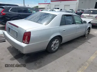 2002 Cadillac DeVille z VIN 1G6KD54Y22U108080, wystawiony jako IAAI lot #42304179 z przebiegiem 278 141 mil mil oraz . Historia ofert i sprzedaży dostępna na DreamBid. Obrazek 4.