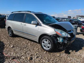 2006 Toyota Sienna XLE with VIN 5TDBA22C86S071218, listed as a Copart auction lot 46125575 with 205,953 mi miles and Salvage Title. Bid and sale history available at carsss.com. Image 4.
