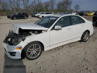 2014 Mercedes-Benz C 300 Sport z VIN WDDGF8AB6ER317690, wystawiony jako Copart lot #53098725 z przebiegiem 66 686 mil mil oraz Szkoda całkowita • Salvage title. Historia ofert i sprzedaży dostępna na DreamBid. Obrazek 1.