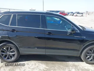 2024 Volkswagen Tiguan SE with VIN 3VV3B7AX5RM027024, listed as a IAAI auction lot 41801265 with 8,101 mi miles and . Bid and sale history available at DreamBid. Image 13.