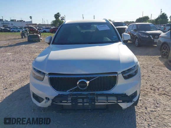 2021 Volvo XC40 Momentum with VIN YV4162UK5M2423299, listed as a IAAI auction lot 41940996 with 50,304 mi miles and . Bid and sale history available at DreamBid. Image 11.