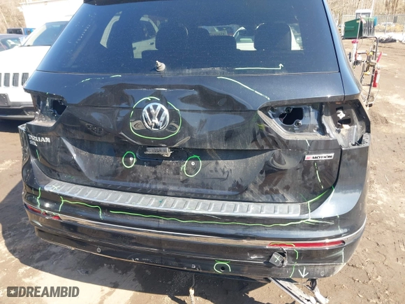 2020 Volkswagen Tiguan SEL Premium R-Line with VIN 3VV4B7AX8LM164745, listed as a IAAI auction lot 41628418 with 38,353 mi miles. Bid and sale history available at carsss.com. Image 6.