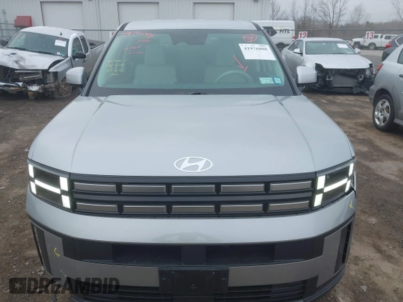 2024 Hyundai Santa Fe SE with VIN 5NMP1DGL2RH041164, listed as a IAAI auction lot 41976008 with 5,584 mi miles and . Bid and sale history available at DreamBid. Image 12.