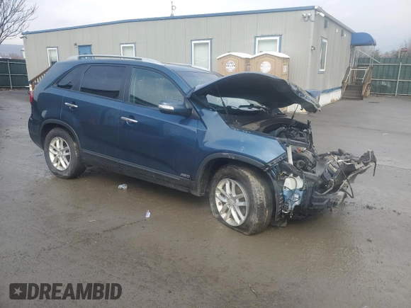 2014 Kia Sorento LX with VIN 5XYKTCA6XEG435159, listed as a Copart auction lot 46936445 with 0 mi miles and Salvage Title. Bid and sale history available at carsss.com. Image 4.