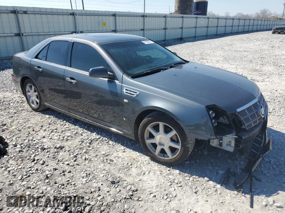 2008 Cadillac STS RWD z VIN 1G6DZ67A280200465, wystawiony jako Copart lot #47092925 z przebiegiem 168 588 mil mil oraz Szkoda całkowita • Salvage title. Historia ofert i sprzedaży dostępna na DreamBid. Obrazek 4.
