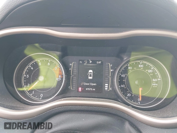 2016 Jeep Cherokee Latitude z VIN 1C4PJMCS4GW332918, wystawiony jako IAAI lot #42447507 z przebiegiem 97 575 mil mil oraz . Historia ofert i sprzedaży dostępna na DreamBid. Obrazek 7.